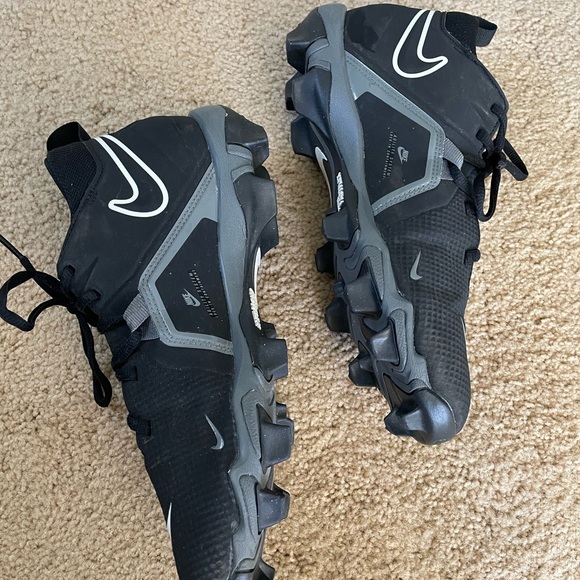 Nike Alpha Fastflex Black and White Men's Athletic Cleats. - Picture 8 of 9